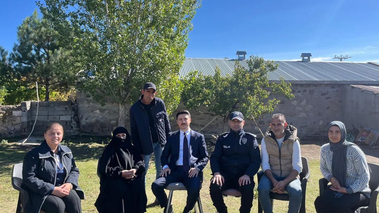 Digor Kaymakamı Ahmed Tayyib Kahraman’dan hane ziyareti