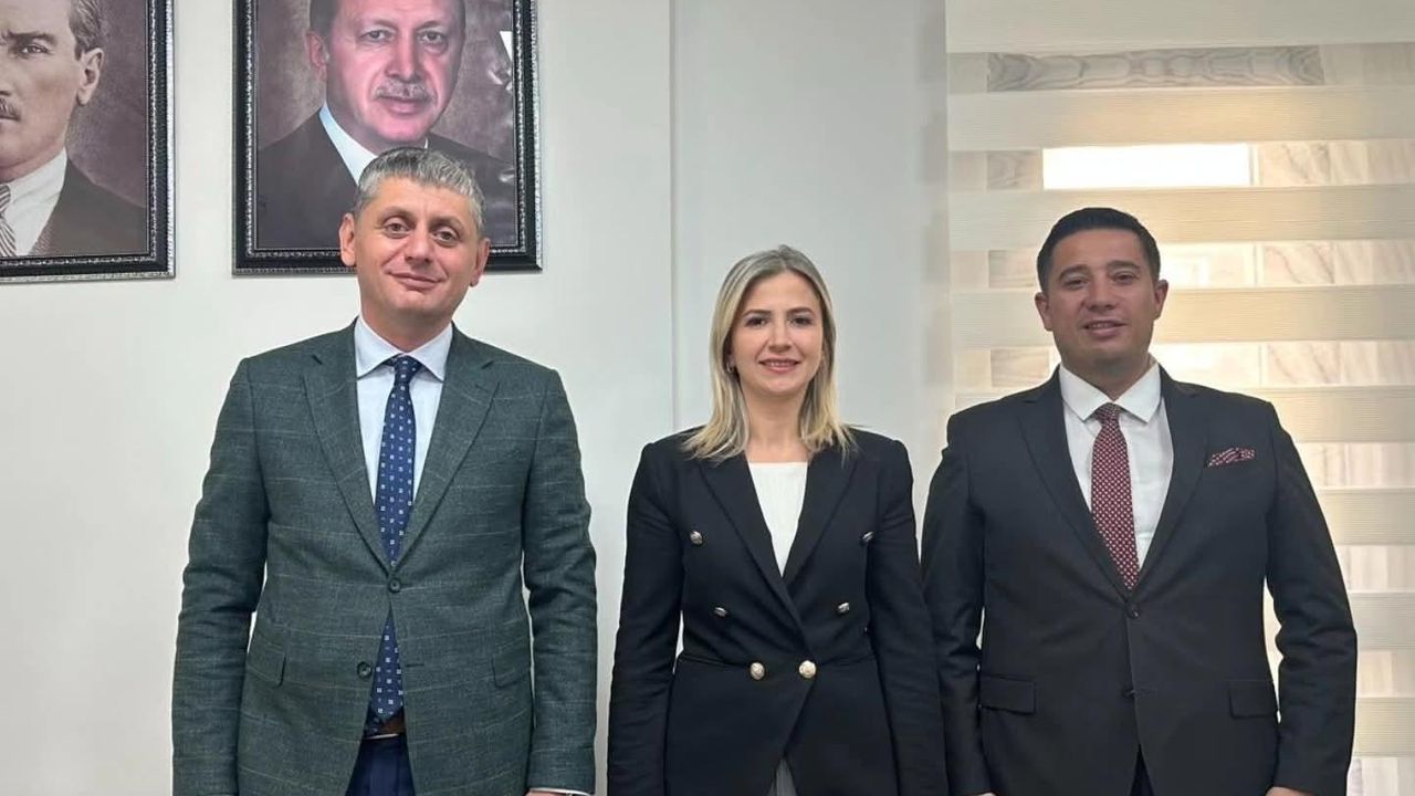 Kars Kültür ve Turizm Müdürü Yığcı ile Gençlik ve Spor İl Müdürü Başköylü’den Türk Kızılay’ına ziyaret