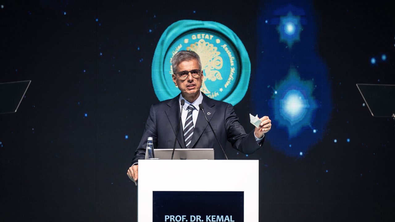 Bakan Memişoğlu’ndan duygusal mesaj: Küçücük kâğıttan gemi kocaman yürekleri taşıyor!