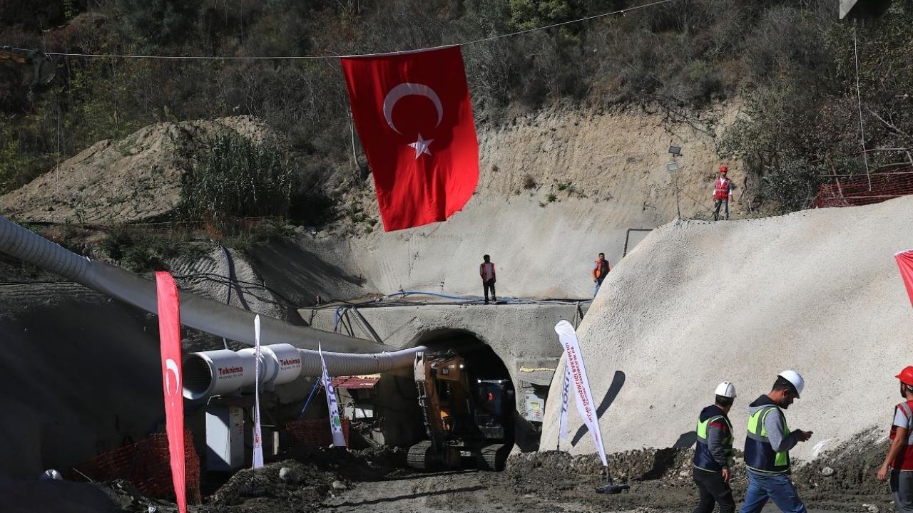 Hatay’da 11,2 kilometrelik dev atık su tüneli inşa ediliyor