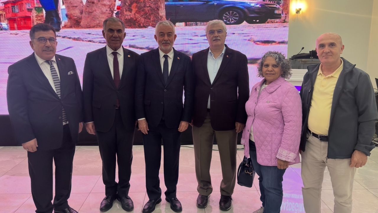 Ankara’da Ispartalılar buluşması: Bayram Özçelik’e yoğun ilgi