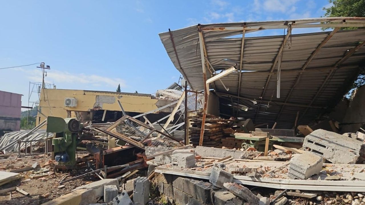 İzmir’de evde şiddetli patlama: 1 kişi yaralandı