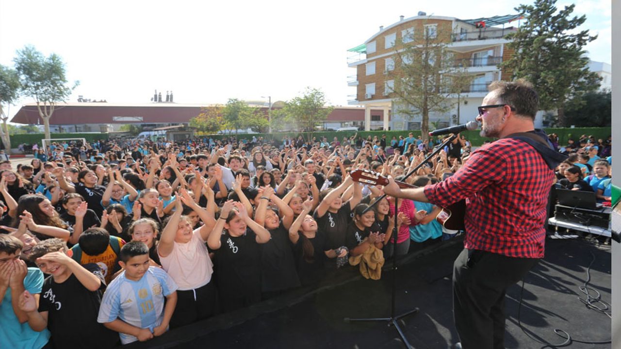 Öğrenciler Sahne Kepez ile coştu