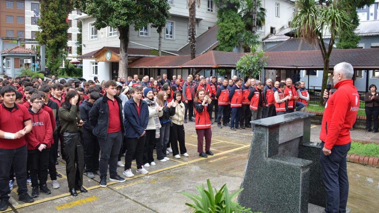 Rize’de okullarda eş zamanlı tahliye tatbikatı yapıldı