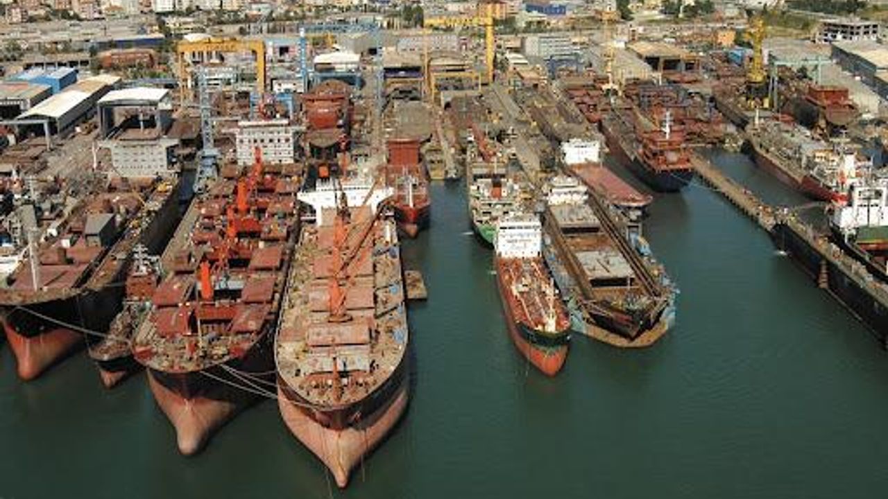 Tuzla Tersanesinde patlama: 1 işçi hayatını kaybetti, 4 yaralı