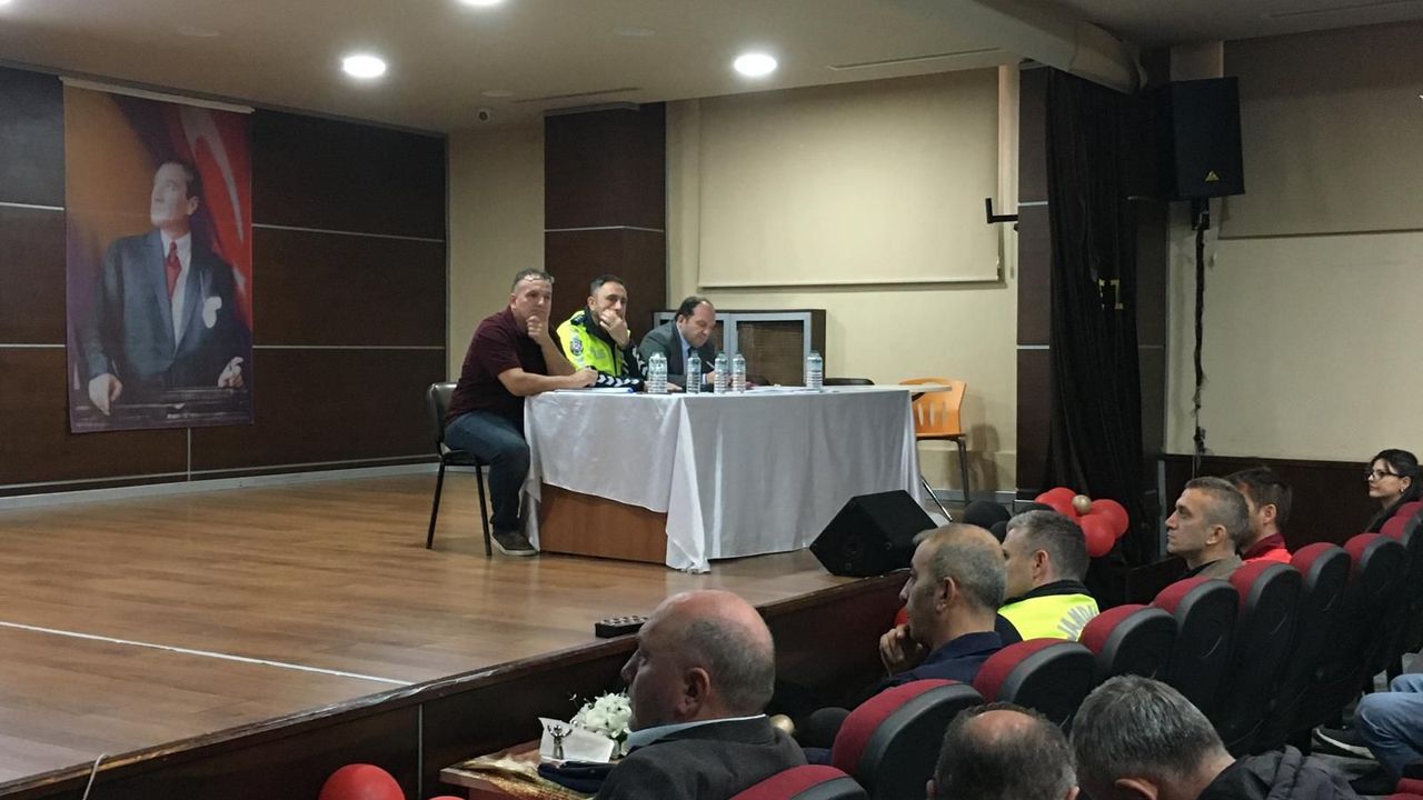 Servis sürücüleri ve rehber personellere eğitim verildi