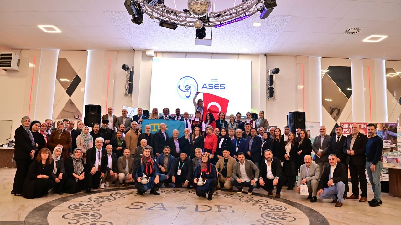 ASES ve Almanya Kırım Tatar Birliği’nin Akademik Kongresi Dortmund’da açıldı