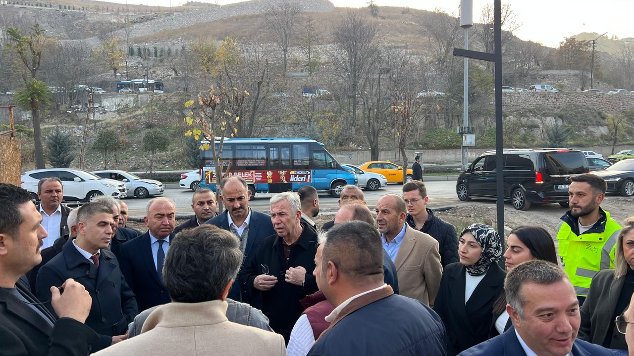 Mansur Yavaş Hacı Bayram esnafıyla bir araya geldi