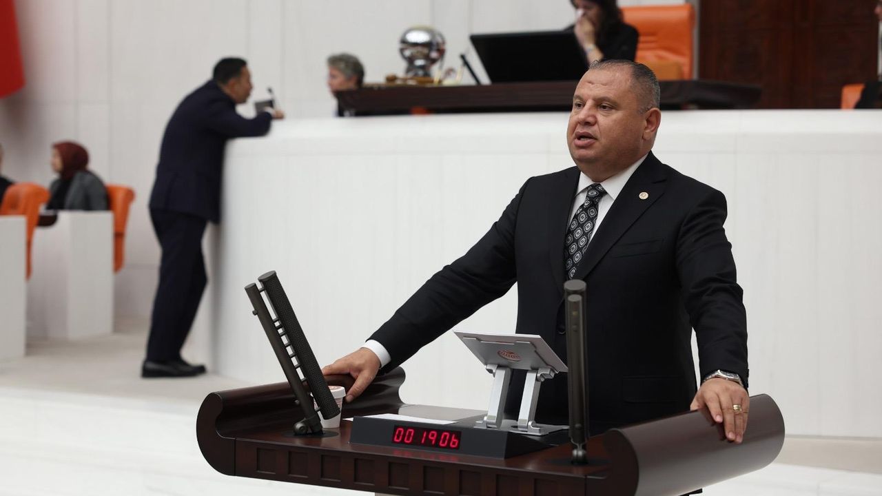 Öztürk: “Gençliği korumak milli görevimizdir”