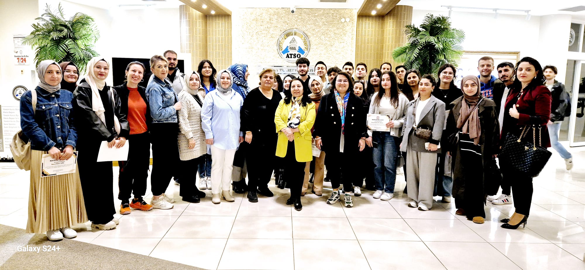 AGİK’den Gençlere Ücretsiz Eğitim Desteği