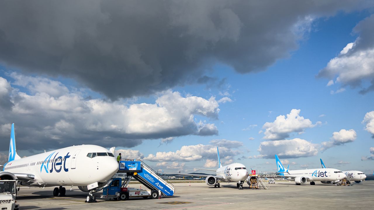 AJet filosuna 2 yeni uçak daha katıldı