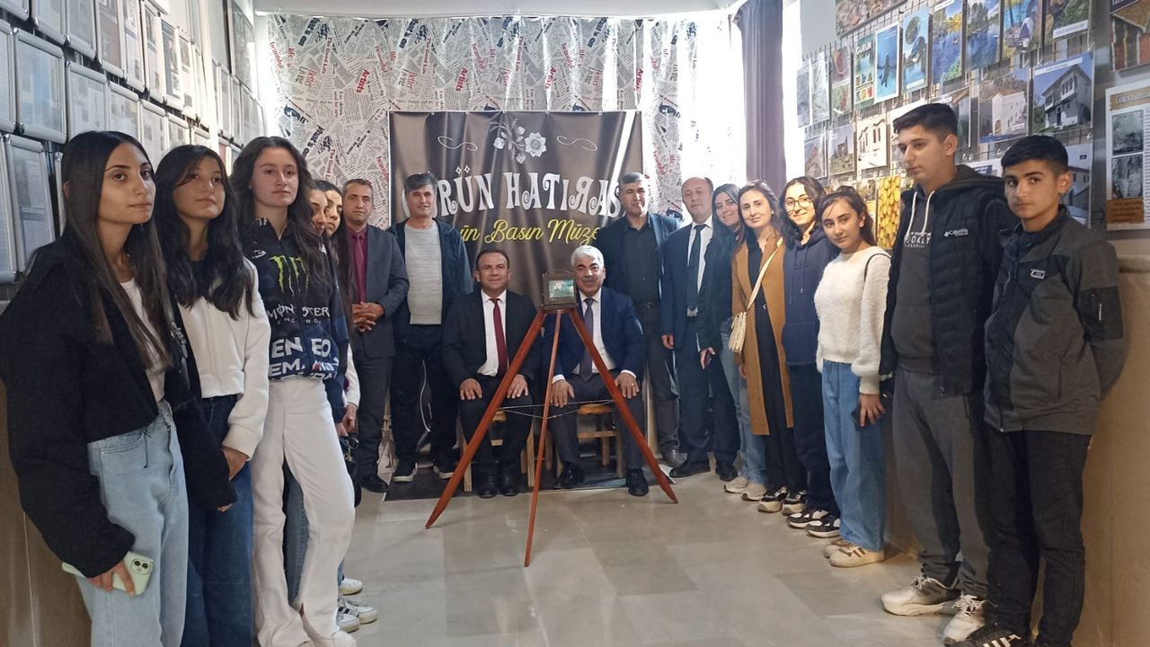 Öğrencilerden Attilâ İlhan’a anlamlı anma