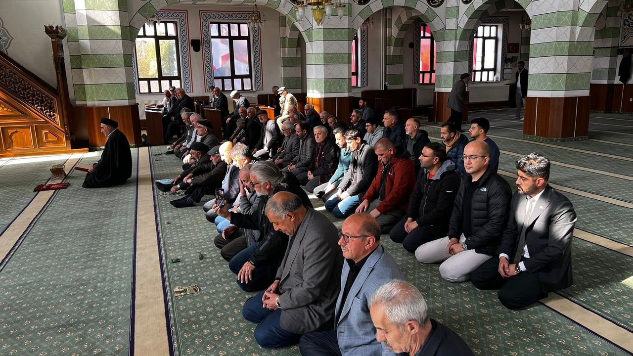 Kars’ta Gazi Mustafa Kemal Atatürk için Kur’an-ı Kerim tilaveti