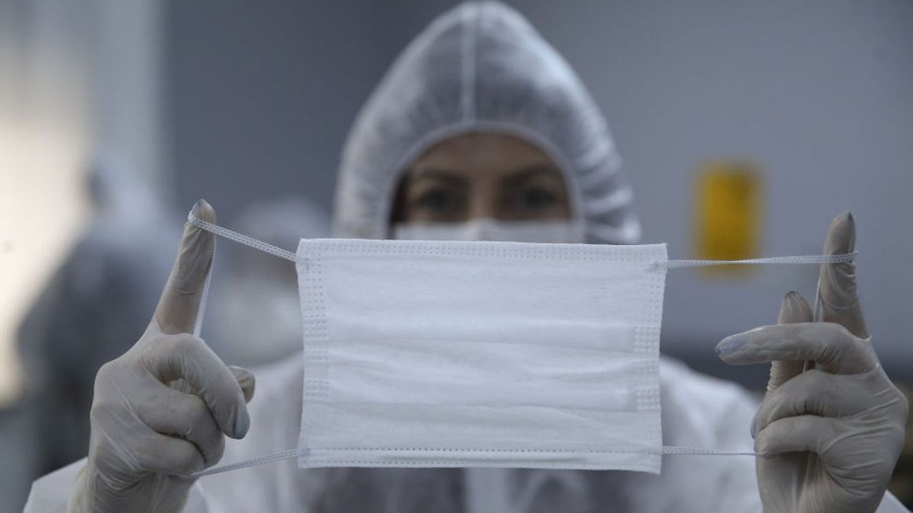 İran’da hava kirliliği ve grip salgını 18 eyalette eğitimi uzaktan eğitime taşıdı