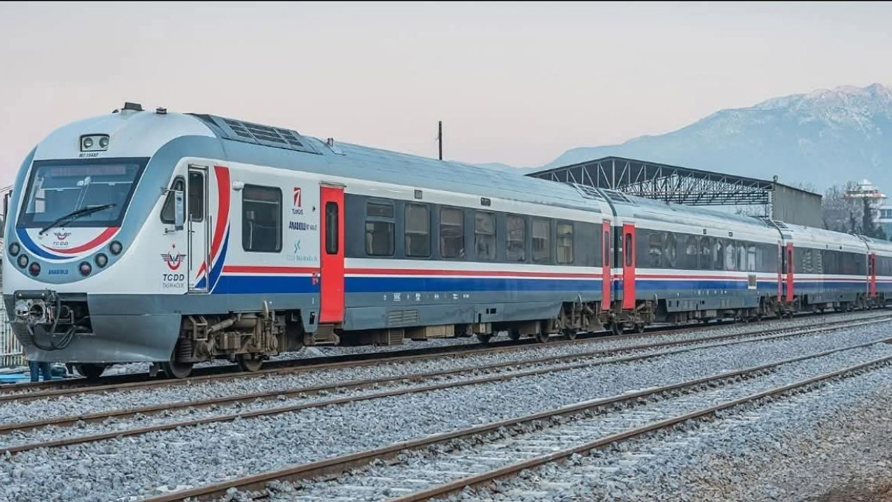 Demiryolunda yoğun sefer trafiği