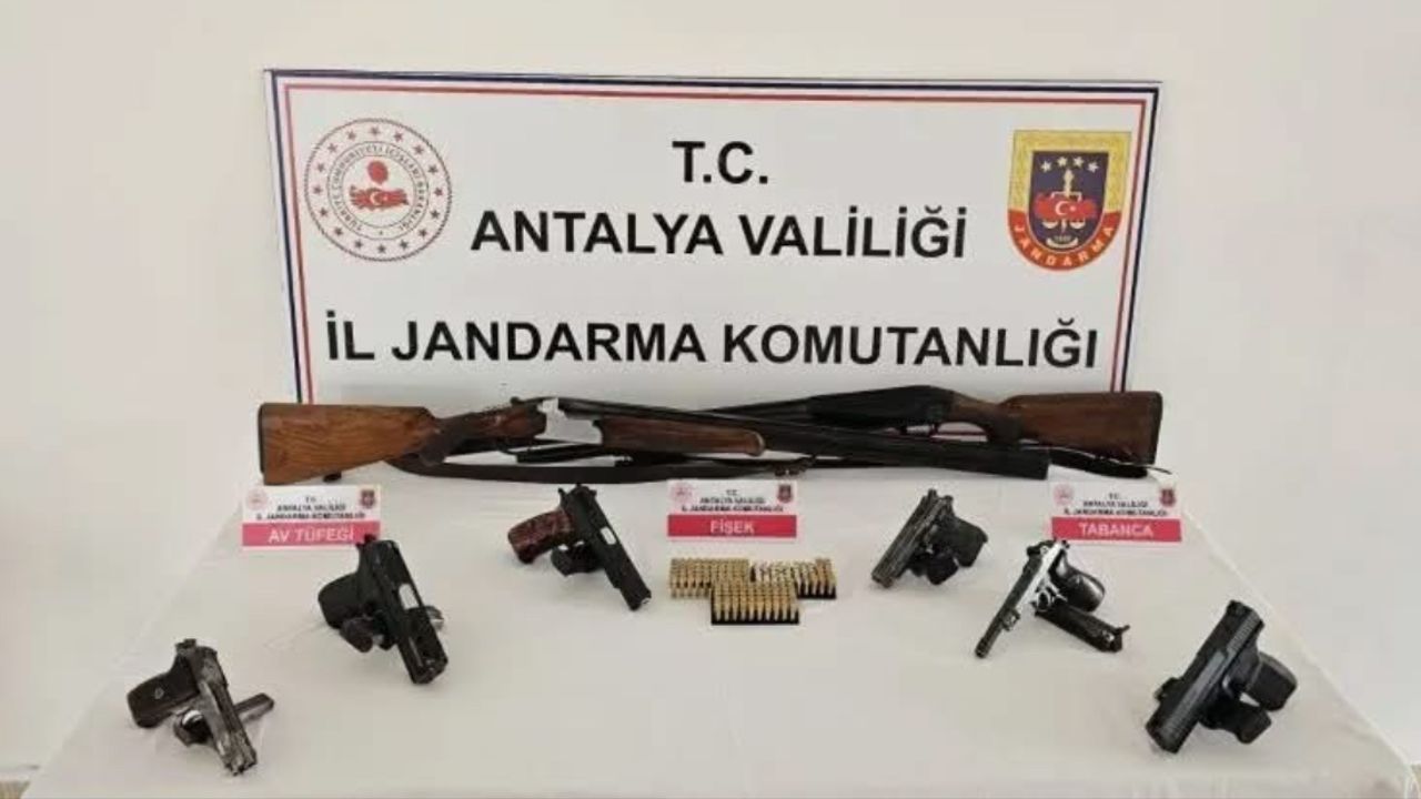 Antalya’da silah ve kaçak tütün operasyonu: Serik ve Kepez’de yakalandılar!