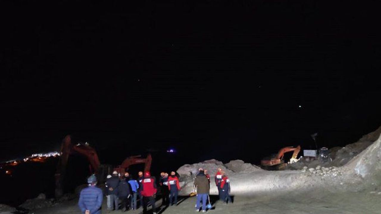 Sivas’ta maden ocağında göçük: 1 kişi için arama çalışması sürüyor