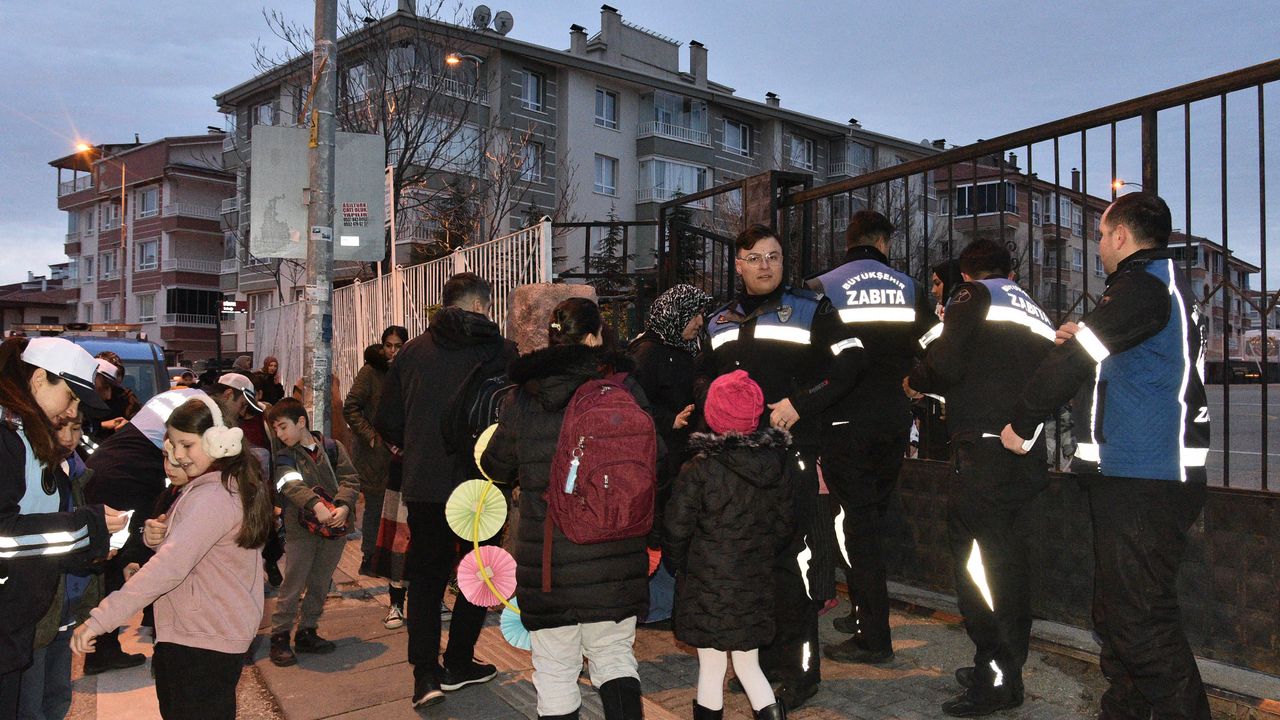 ABB’den öğrencilere “trafikte görünürlük” desteği
