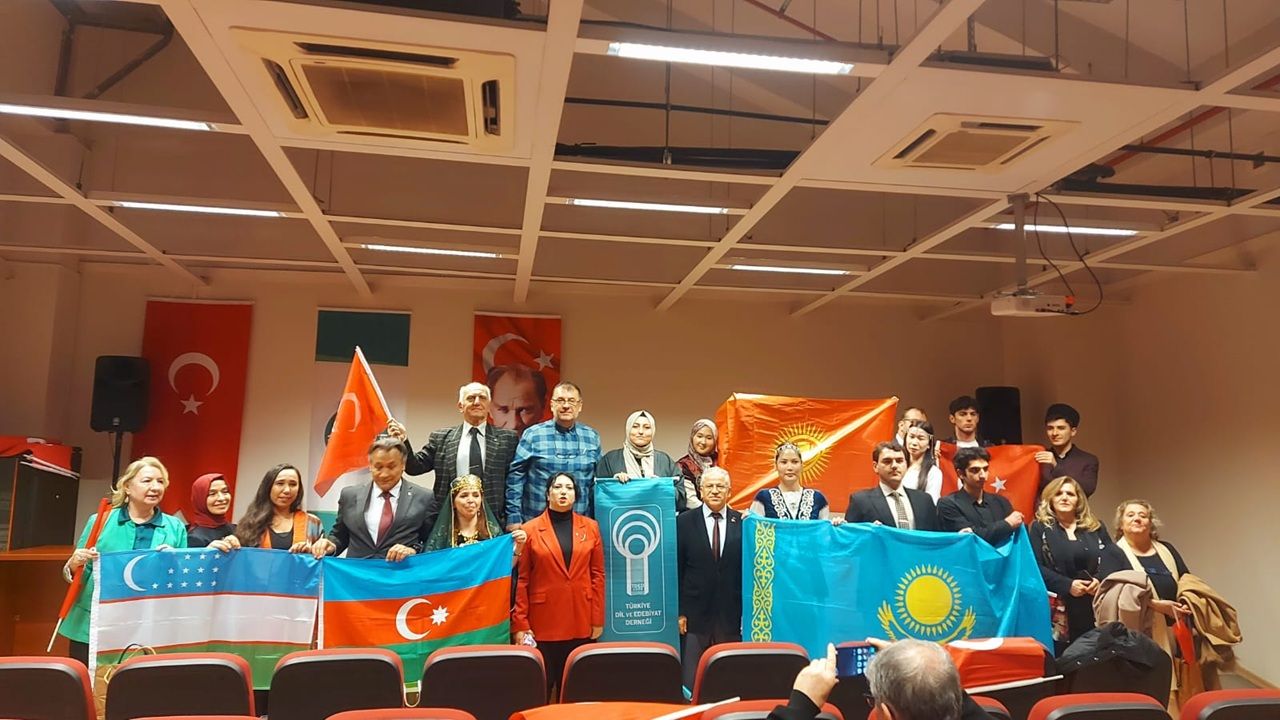 Bursa’da Türk Dili Seferberliği: “Dilimizi Korumak Namus Borcumuzdur!”