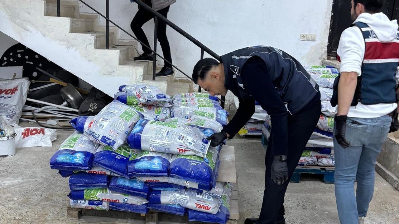 Sahte Deterjan dolum depolarına baskın