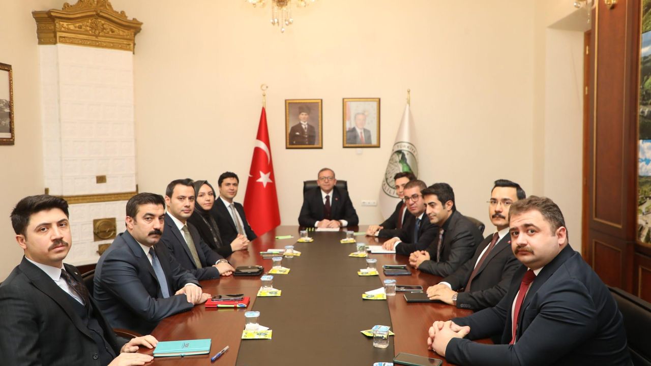 Kars’ta Kaymakamlar Toplantısında ilçelerde yürütülen kamu hizmetleri, masaya yatırıldı