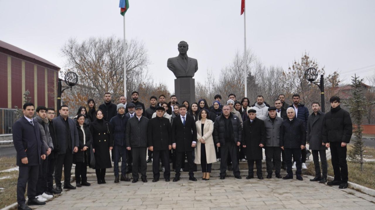Kars’ta Haydar Aliyev vefatının 22. yılında anıldı