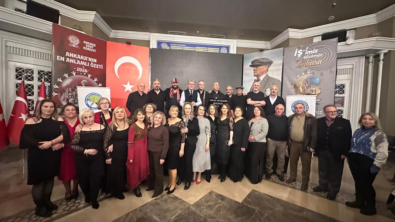 RİKAD’ın “2025 Biterken… Olaylar & Türküler” konseri Ankara’da büyük ilgi gördü