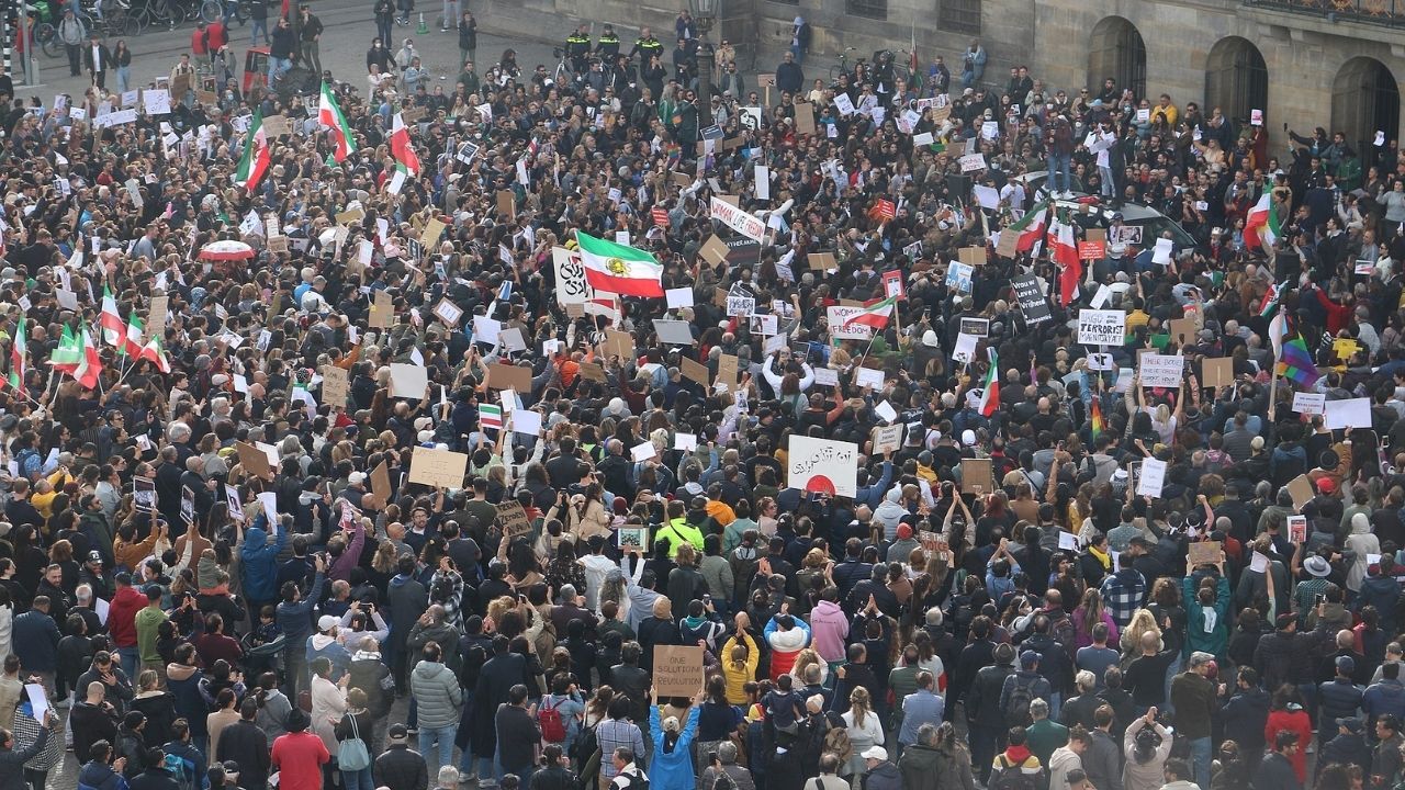 AB ülkelerinden İran uyarısı: Vatandaşlara “ülkeyi terk edin” çağrısı