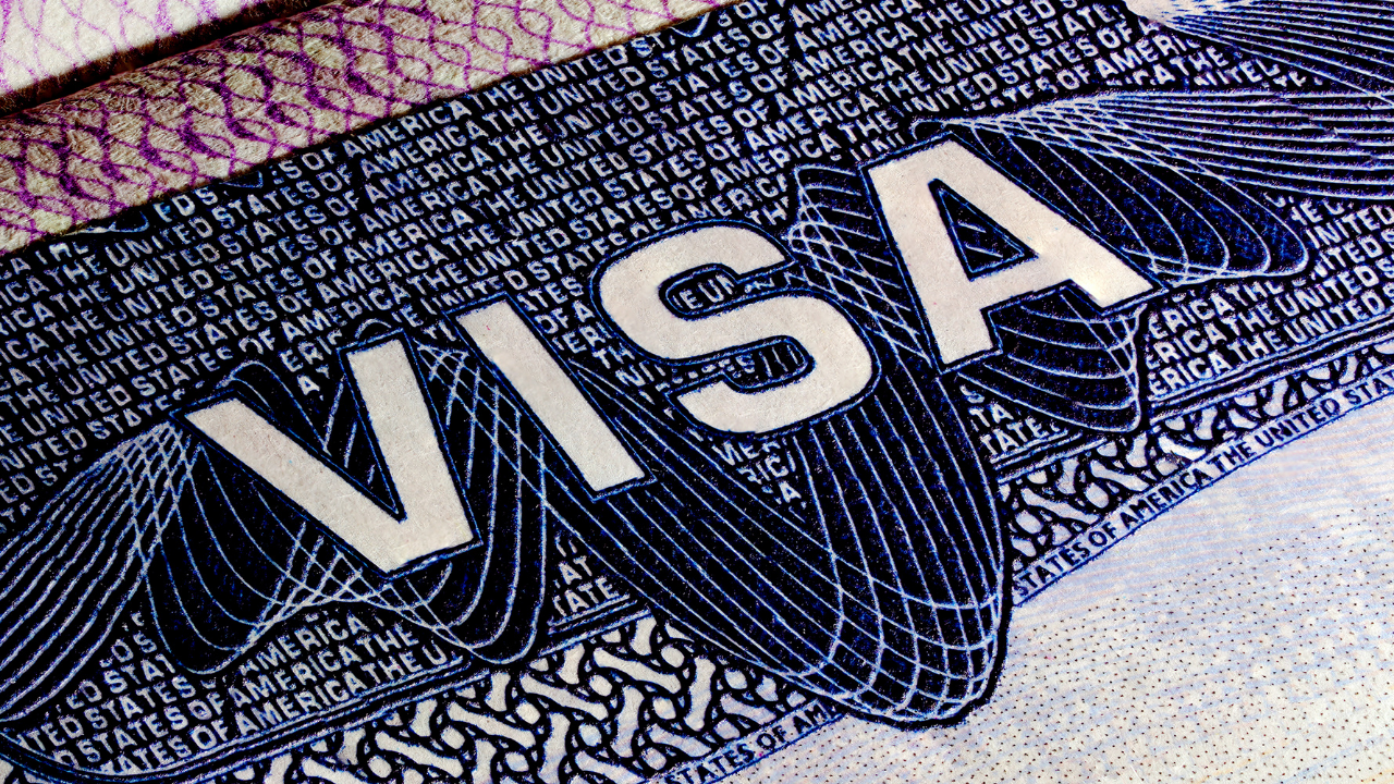 Fed politika faizini yüzde 3,5-3,75 aralığında sabit bıraktı