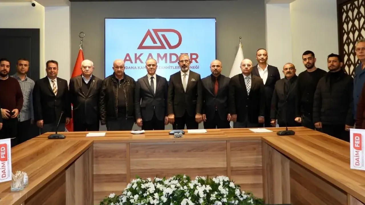 AKAMDER’de Başkan Sayım Azmaz güven tazeledi