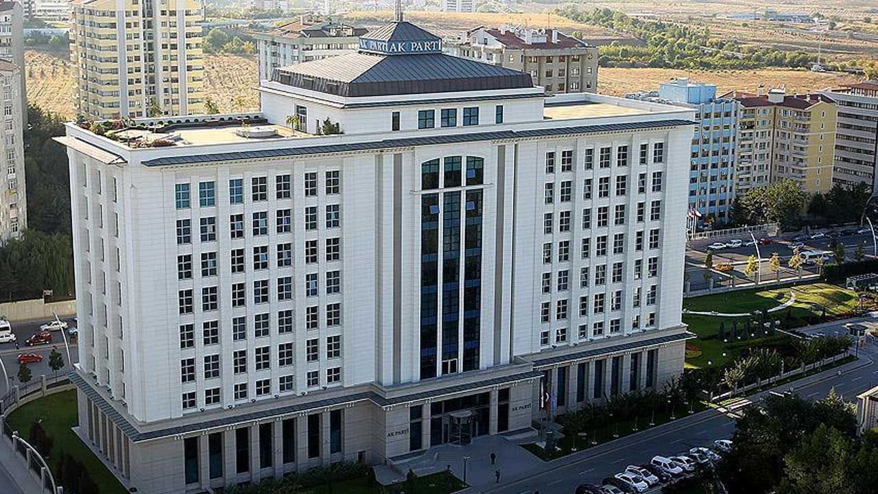 AK Parti’den CHP Lideri Özel’in Suriye sözlerine eleştiri