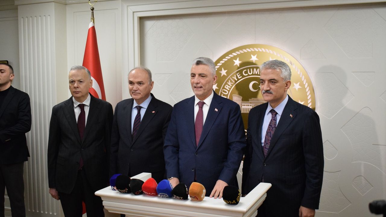 Ticaret Bakanı Bolat, Düzce’de ilk müjdeyi esnaflar için verdi