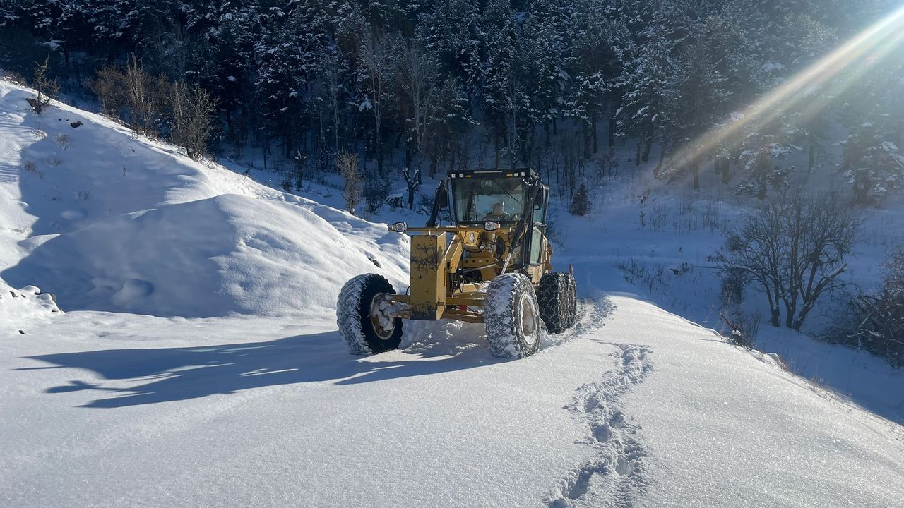 Giresun’da kar esareti: 521 köy yolu kapandı…