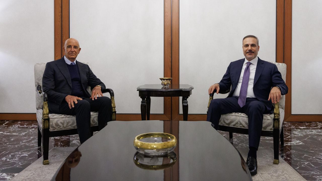 Hakan Fidan, ABD’nin Ankara Büyükelçisi Barrack ile görüştü