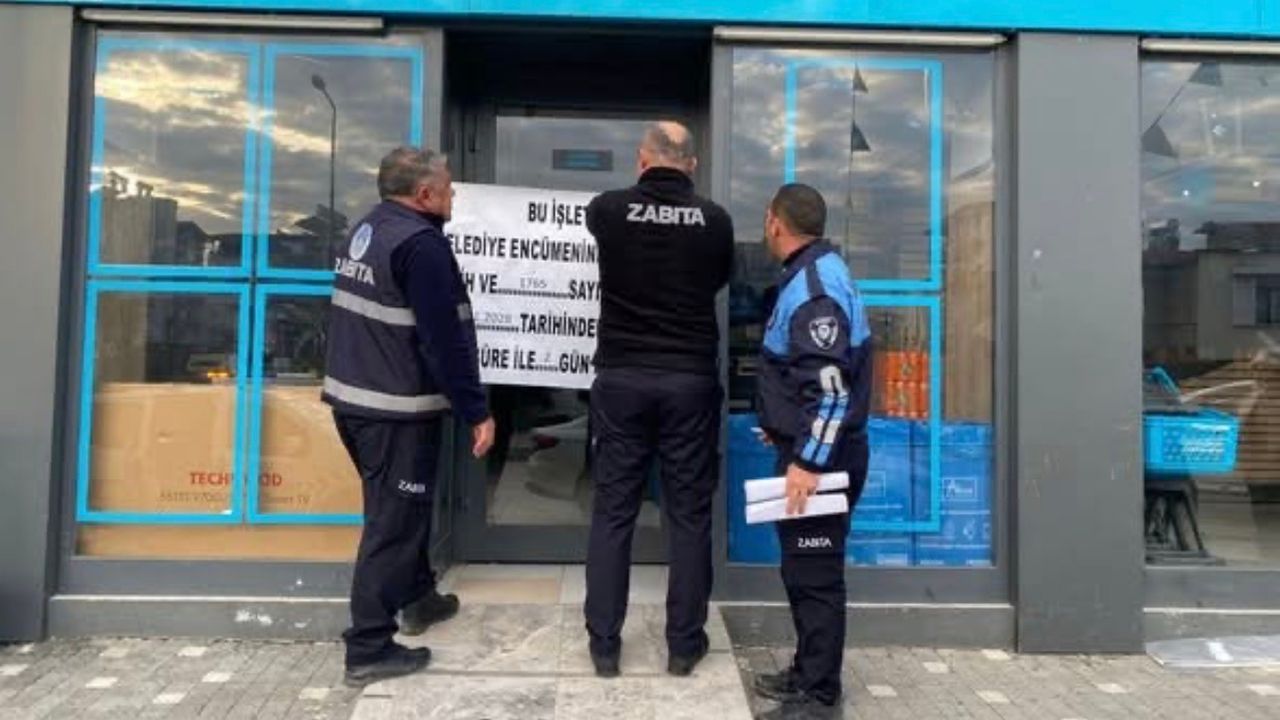 Serik’te tarihi geçmiş ürün satan zincir market mühürlendi