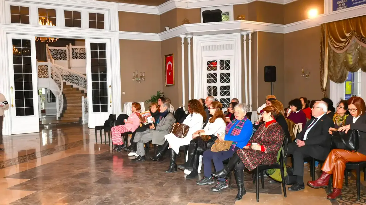 AKK’de “Kitaplık Söyleyişileri” devam ediyor: Şimdi de “Küçük Prens” eseri başkentlilerle buluştu