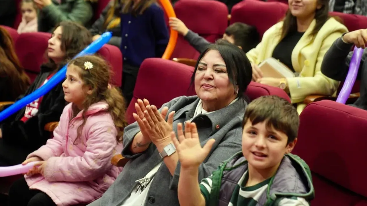 Seyhan Belediyesi çocukların tatiline neşe kattı