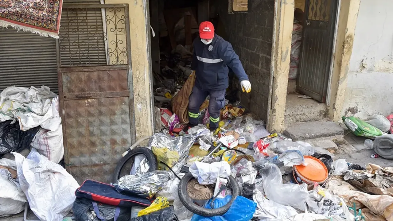 Seyhan’da “çöp ev” operasyonu