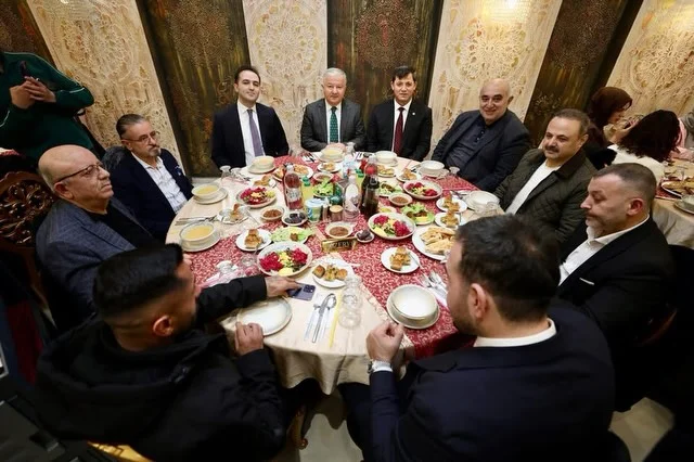 Aksaray’da hukuk camiası ve protokolü buluşturan en kalabalık iftar!