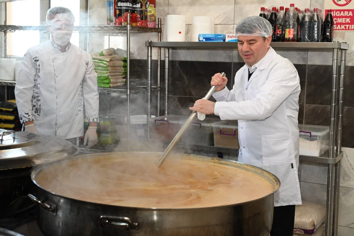 Aksaray’da Ramazan bereketi! Başkan Dinçer, her gün 5 bin kişiye iftar veriyor!