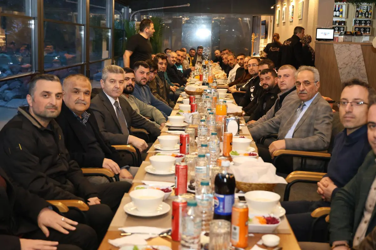 Artvin Valisi Ergün, İl Özel İdaresi personeliyle iftarda buluştu