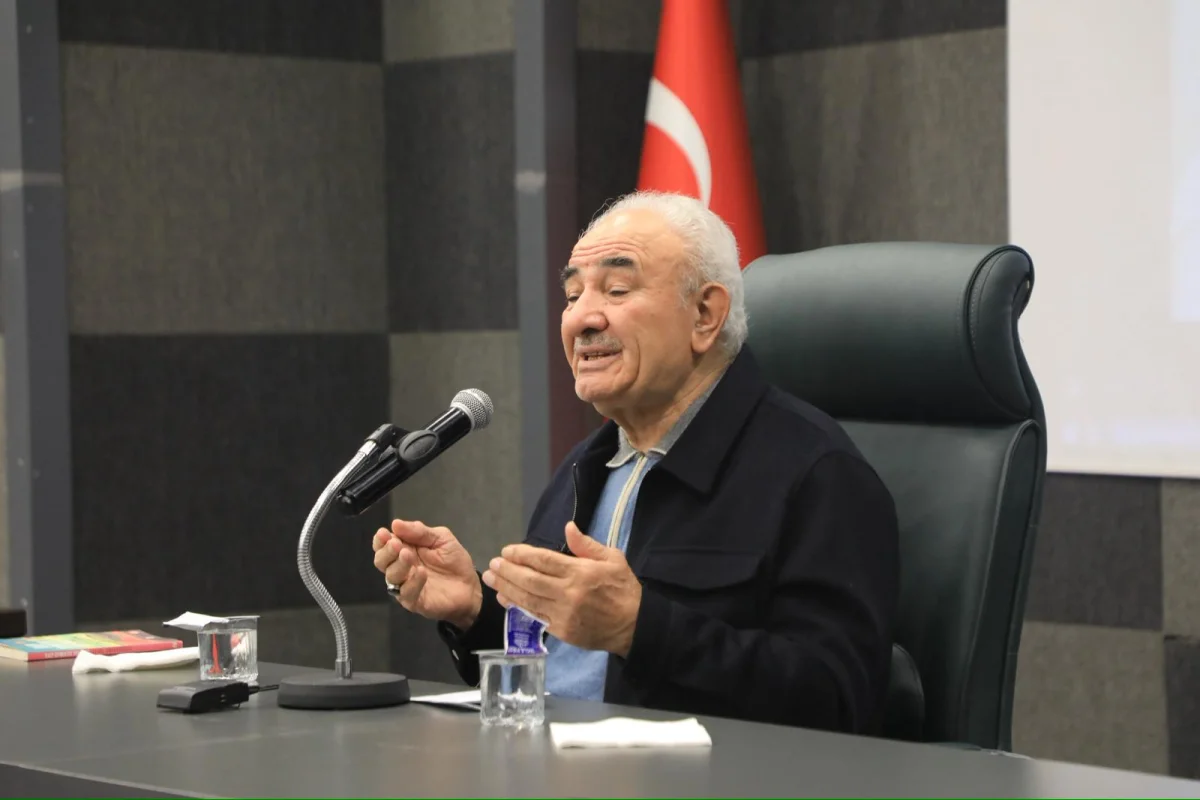 Eğitimci-Yazar Vehbi Vakkasoğlu Elazığlılarla buluştu