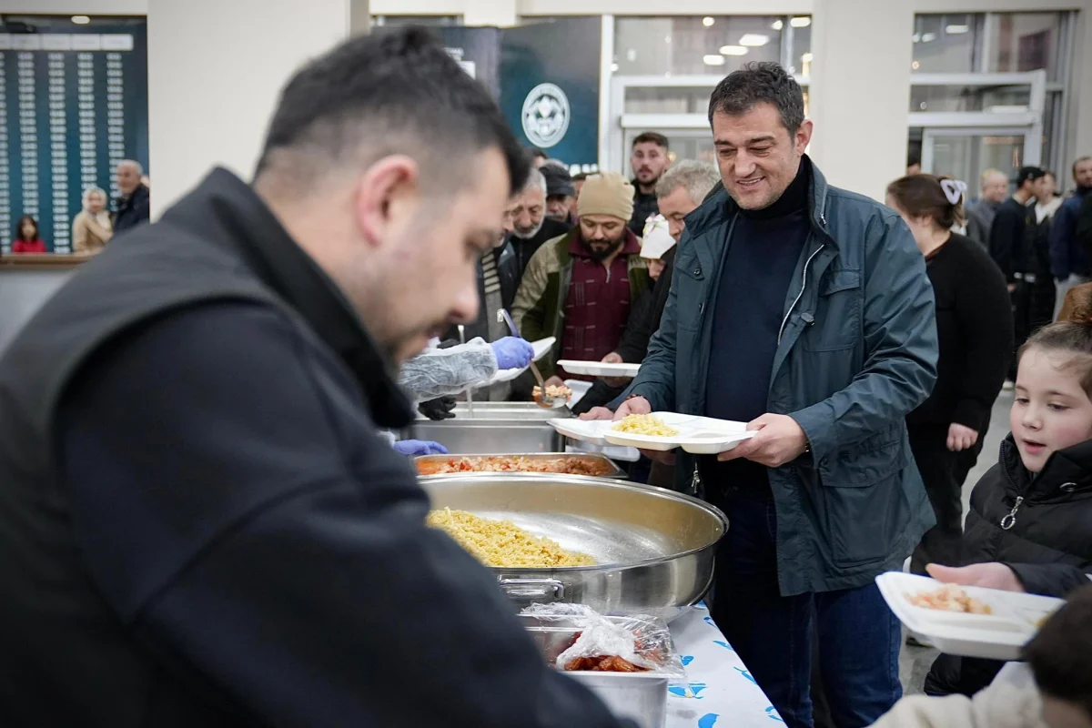 Fuat köse sağlığına kavuştu vatandaşla iftar açtı