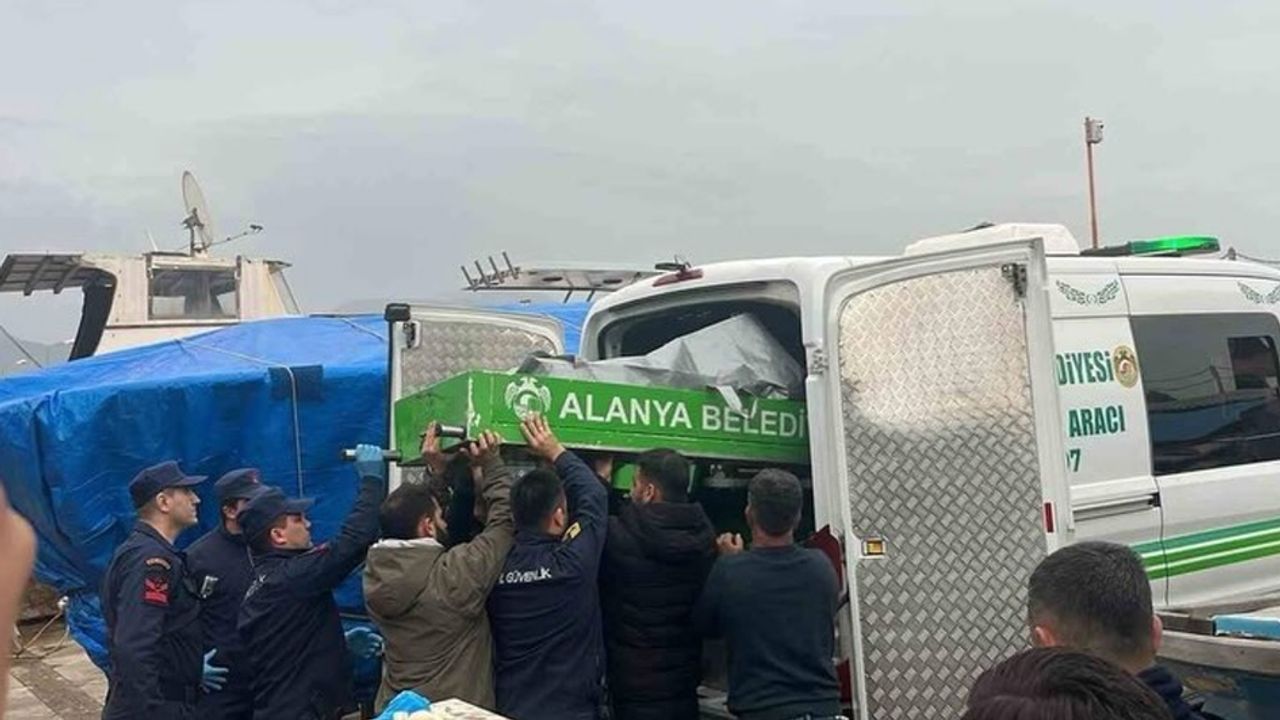 Alanya’da denizde erkek cesedi bulundu