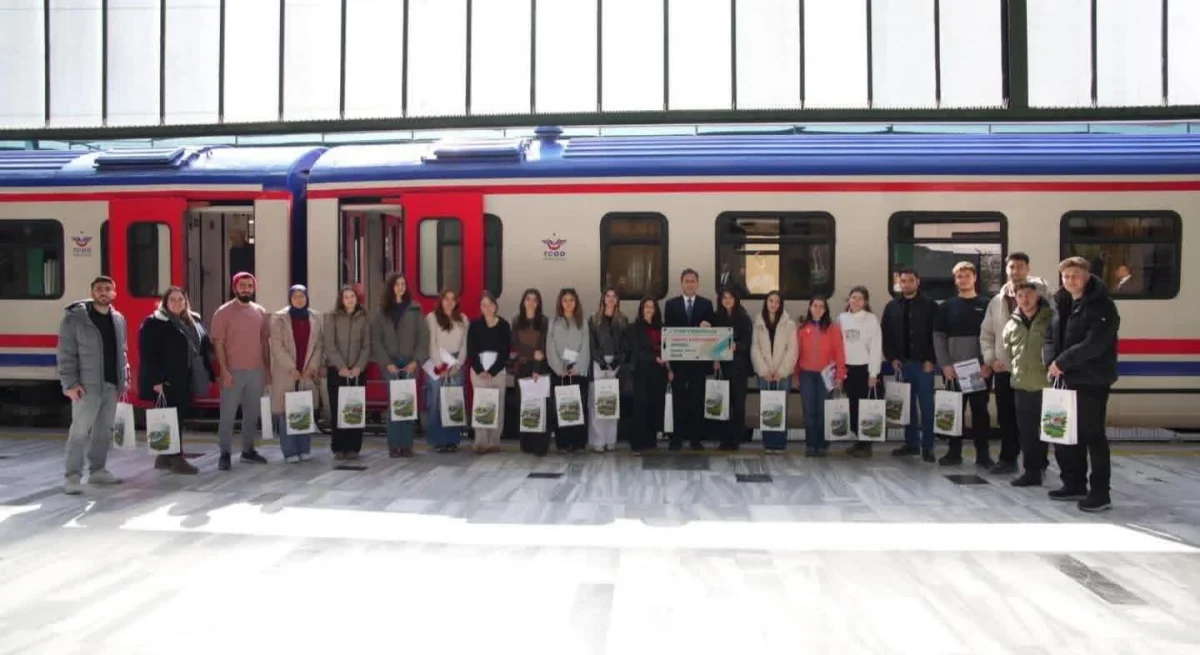 Turistik Doğu Ekspresi yolcuları Tarihî Ankara Garı’ndan uğurlandı