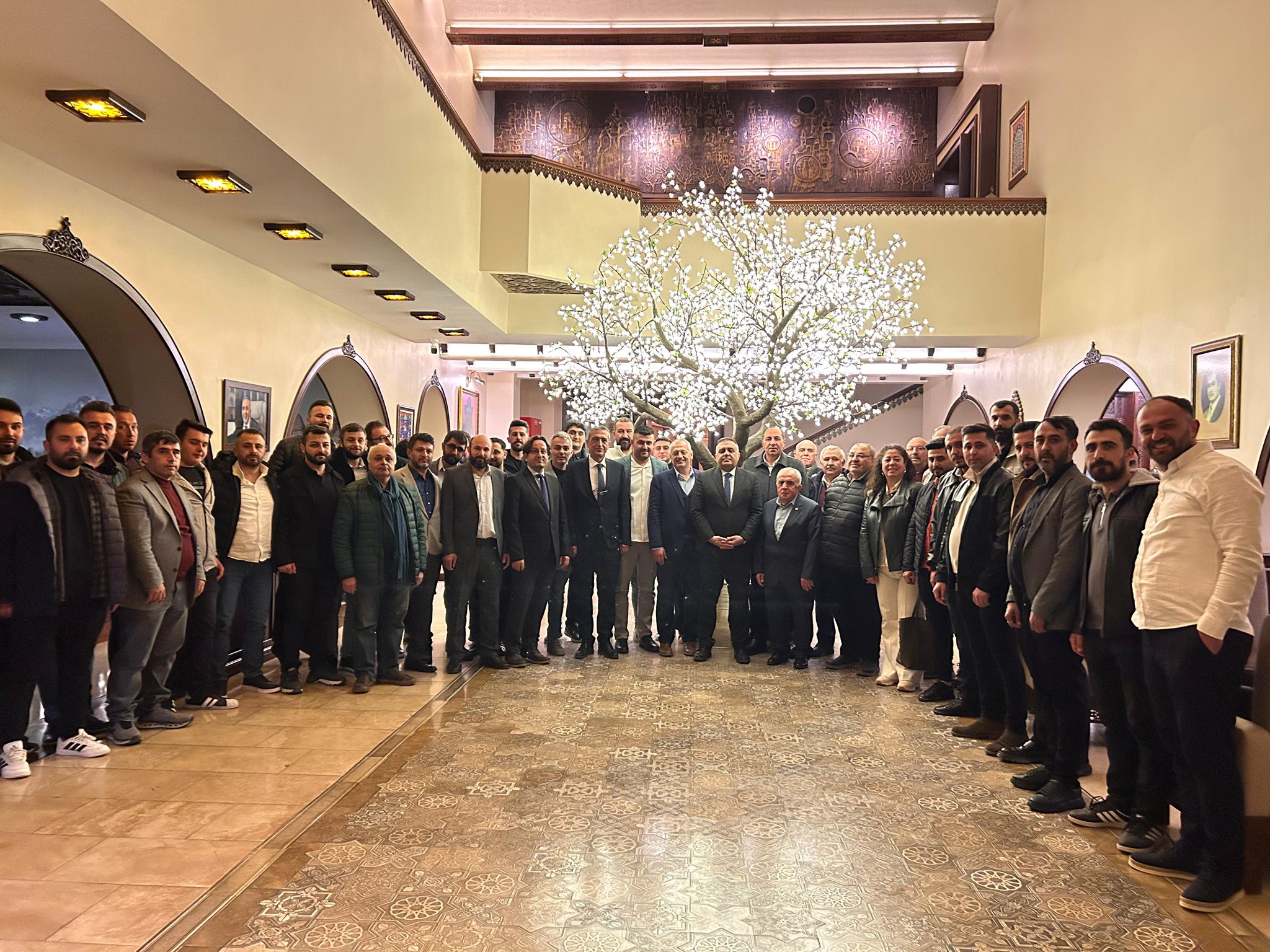 Aksaray’da Asansör Sektörü Temsilcileri Ramazan İftarında Buluştu