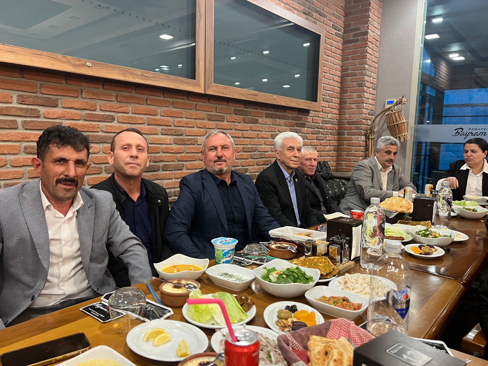 Aksaray Muhtarlar Derneği’nin geleneksel iftar programı büyük ilgi gördü