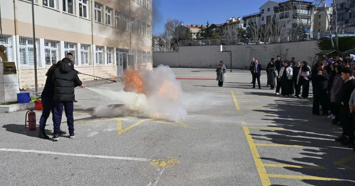 ABB’den deprem haftası’nda öğrencilere afet farkındalık eğitimi ve tatbikatı