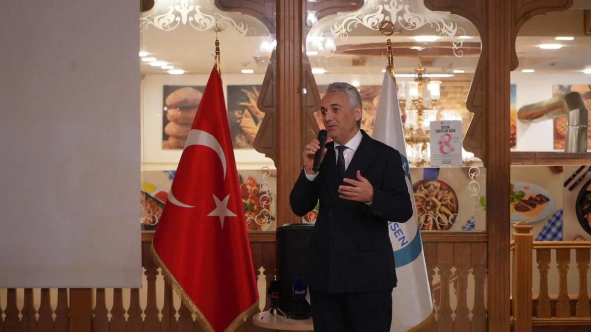 Adil Kurban: “Hekimler bir araya gelirse sadece hakkını ister; Hekimlik Meslek Yasası da bu birliğin eseridir”