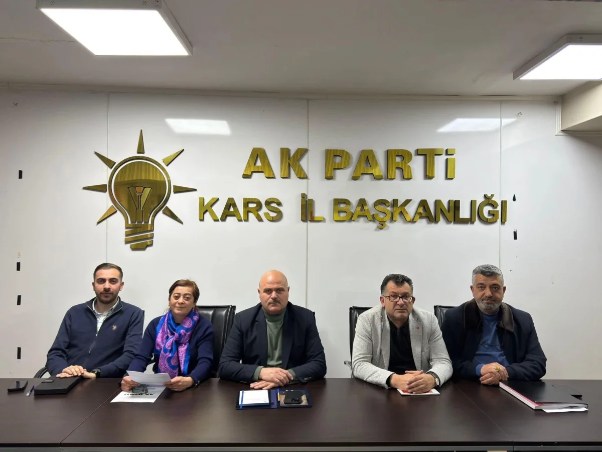 AK Parti Kars İl Başkanlığı’nda haftalık istişare toplantısı gerçekleştirildi